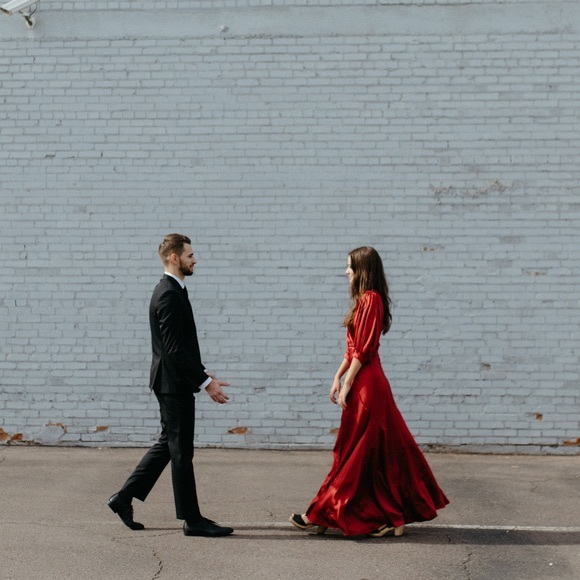 ❗️SOLD❗️Reformation Olivine MaxiSilk Dress Crimson - Picture 10 of 16